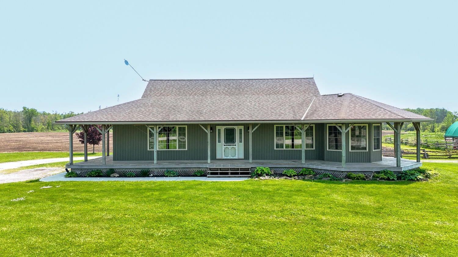 Georgian Bluffs, ON N0H 2T0,402622 Grey 17 RD