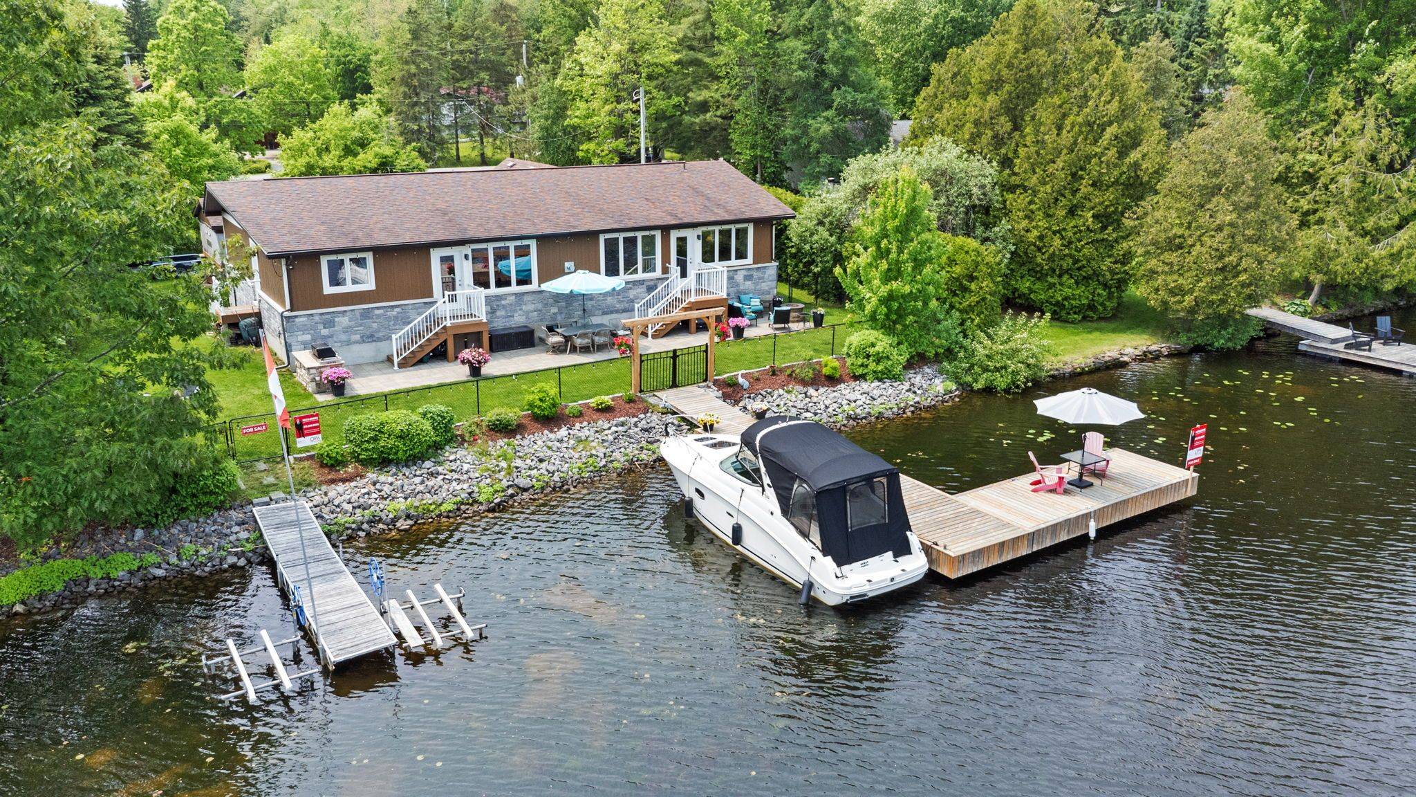 Manotick - Kars - Rideau Twp And Area, ON K4M 1B3,6451 Aston RD