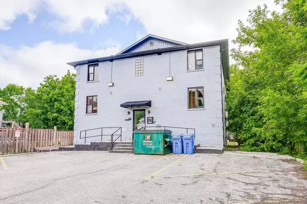 Orillia, ON L3V 5P2,68 Dunlop ST #204