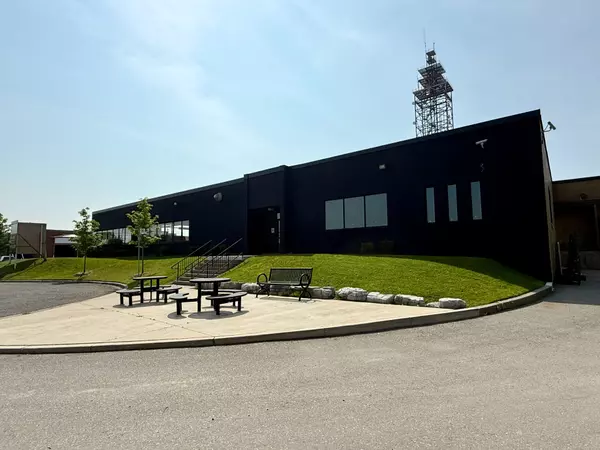 Toronto W04, ON M6B 1P8,105 Wingold AVE #3-5