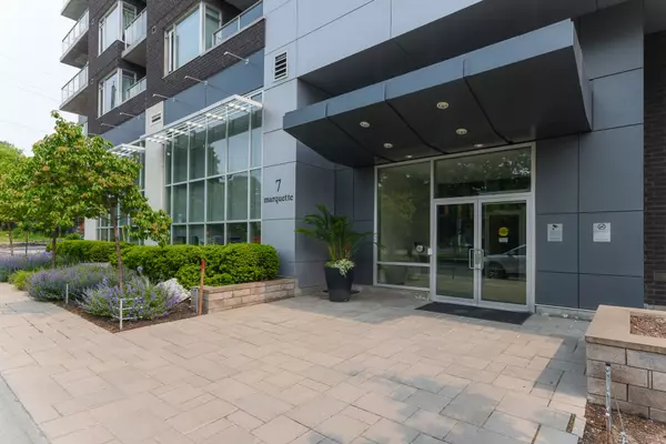 Vanier And Kingsview Park, ON K1L 8A7,7 Marquette AVE #309A