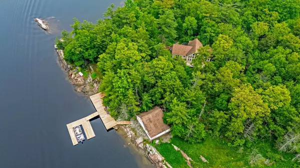 Georgian Bay, ON L0K 1S0,2 Island 880 N/A