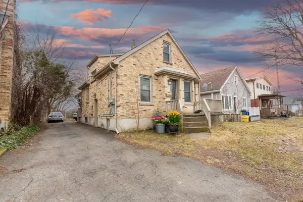 1053 Oxford ST E, London East, ON N5Y 3L2