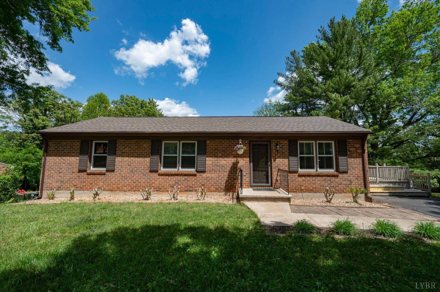 106 Hillview DR, Lynchburg, VA 24502