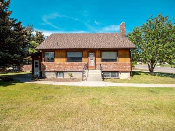 482 2 AVE West, Cardston, AB T0K0K0