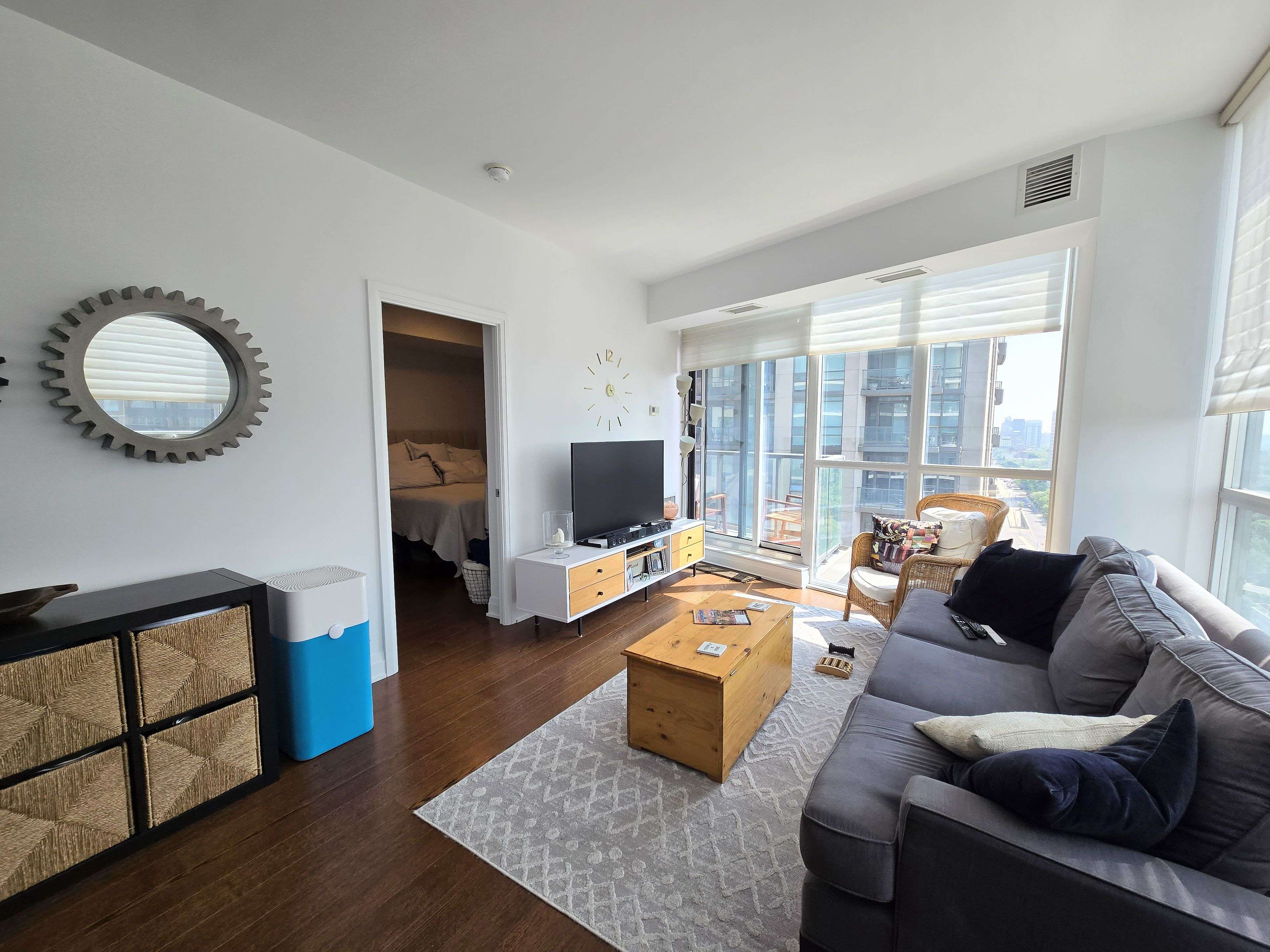 530 St. Clair AVE W #1607, Toronto C03, ON M6C 0A2