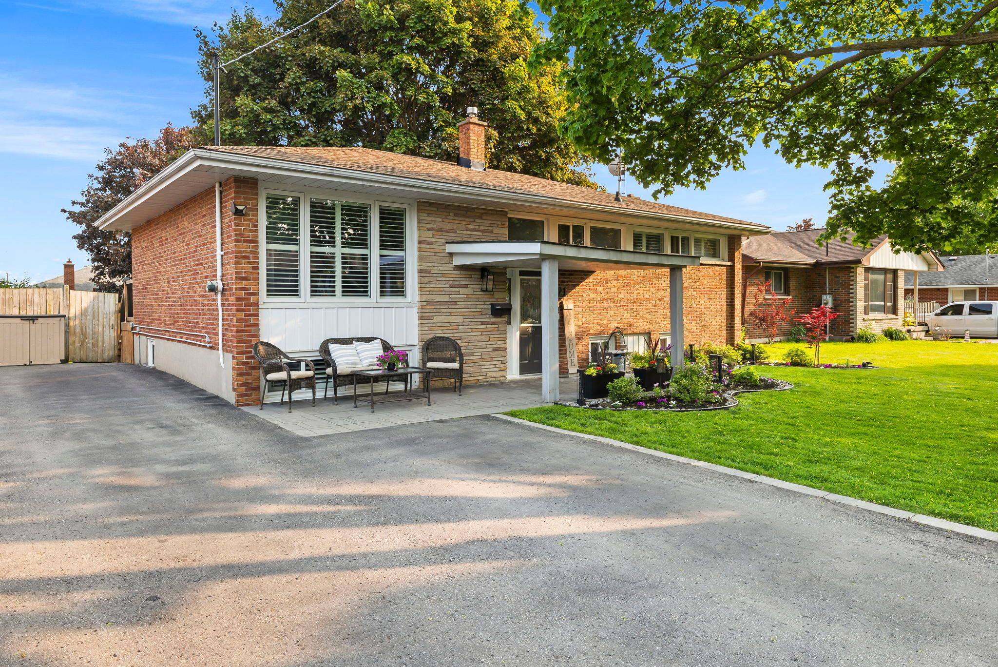 Clarington, ON L1C 1B9,21 Parkway CRES