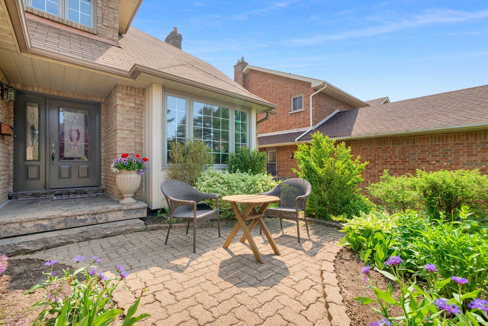 Pickering, ON L1V 3N9,1825 Parkside DR