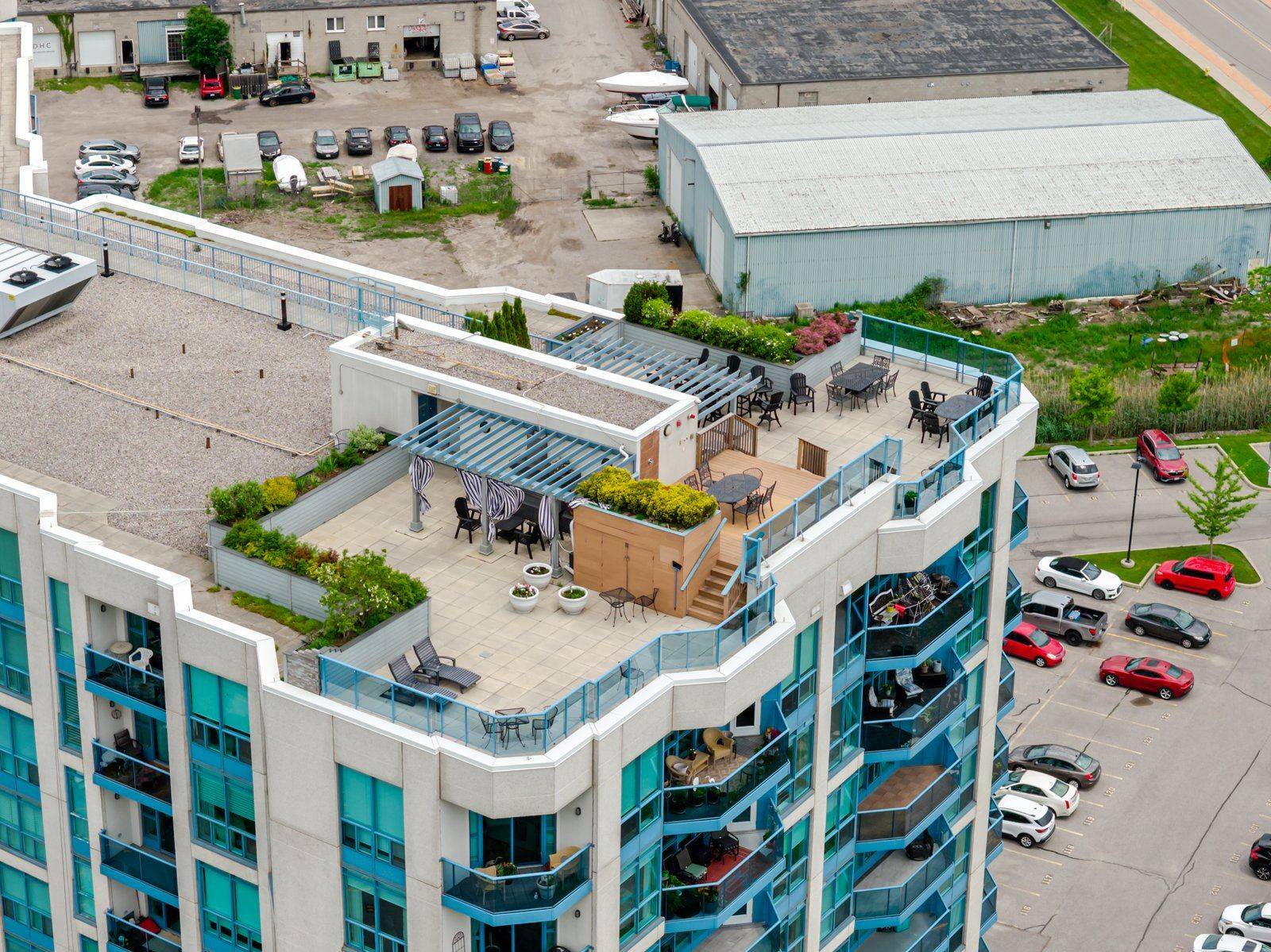 Whitby, ON L1N 9G1,340 Watson ST W #817