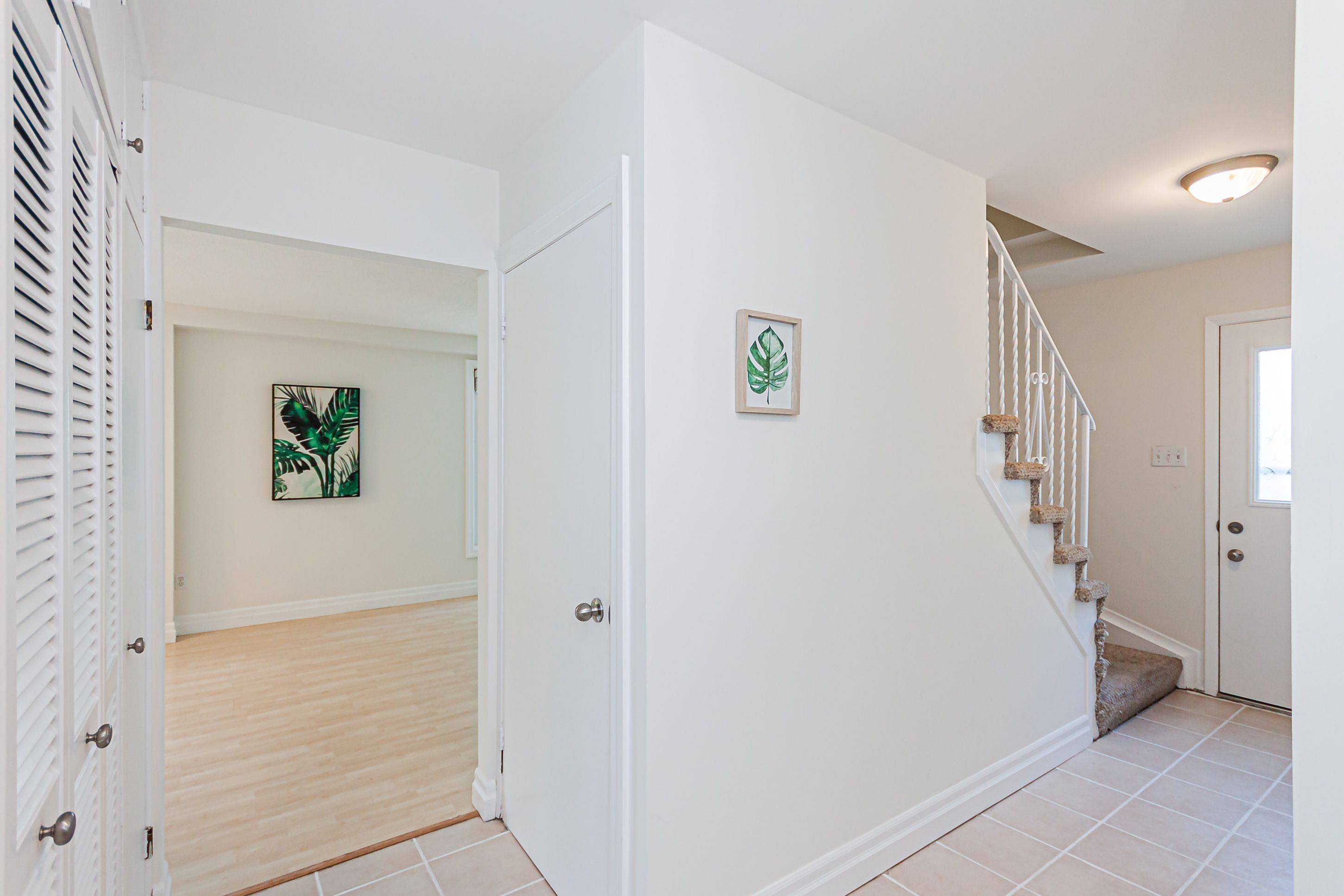 Newmarket, ON L3Y 5M7,241 Currey CRES