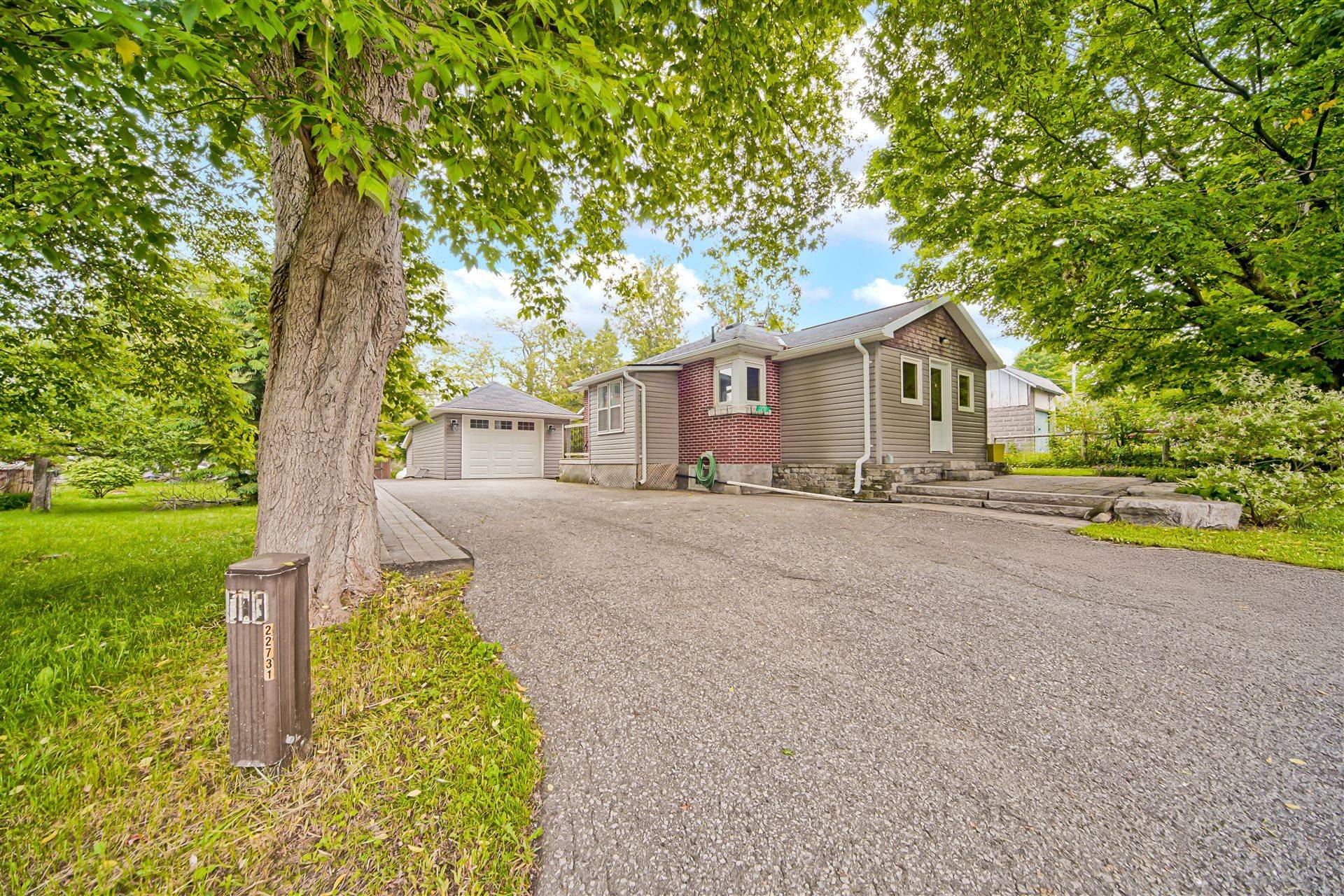 East Gwillimbury, ON L0G 1R0,22731 Catering RD