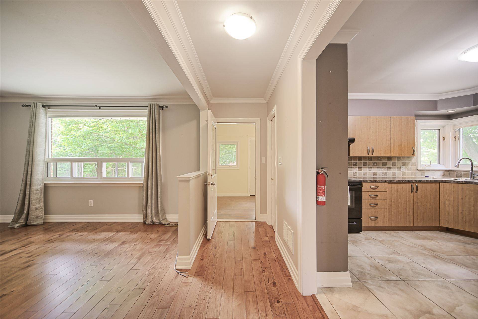 East Gwillimbury, ON L0G 1R0,22731 Catering RD
