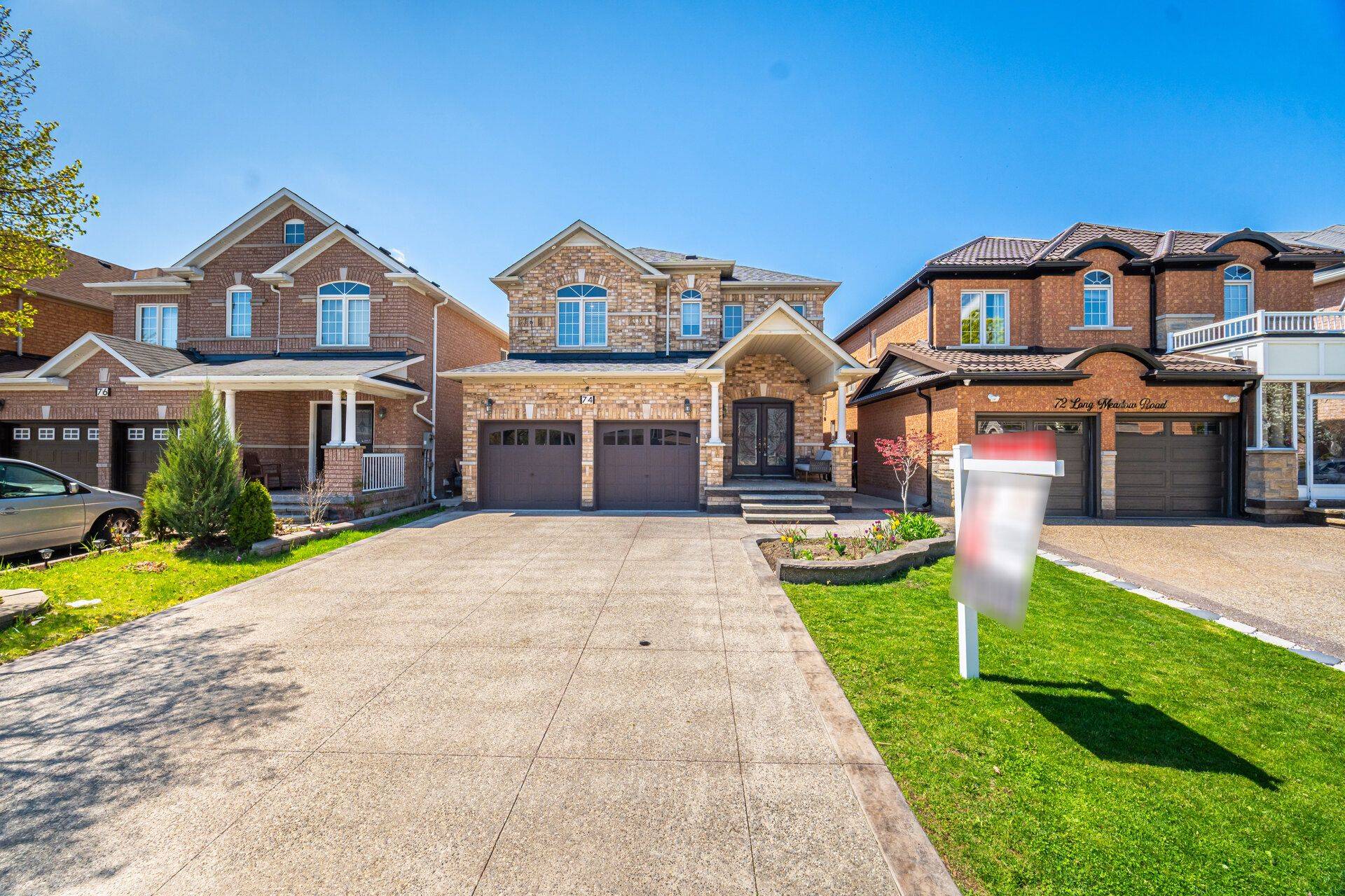 Brampton, ON L6P 2A1,74 Long Meadow RD