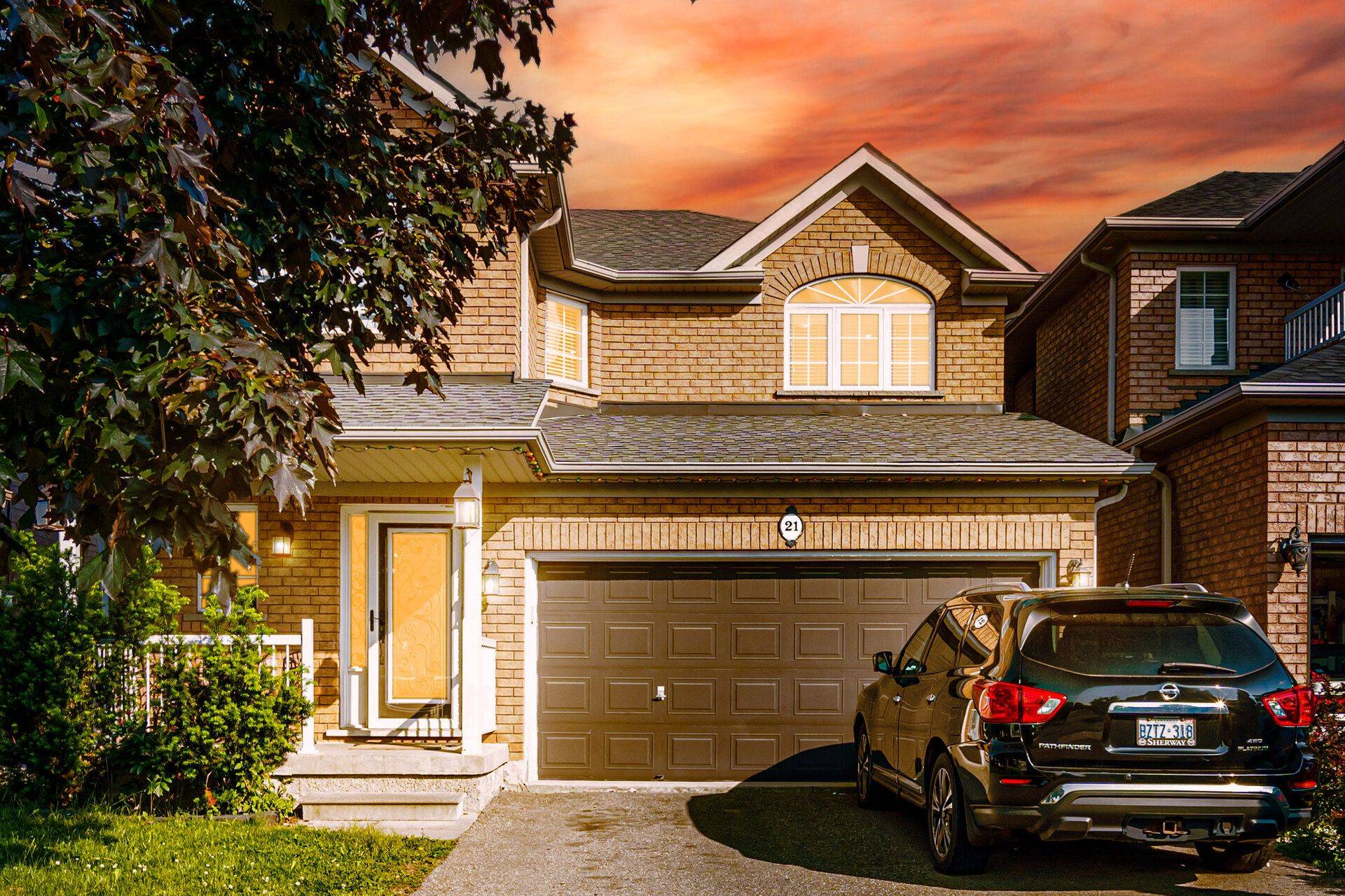21 Queen Mary DR, Brampton, ON L7A 1X7