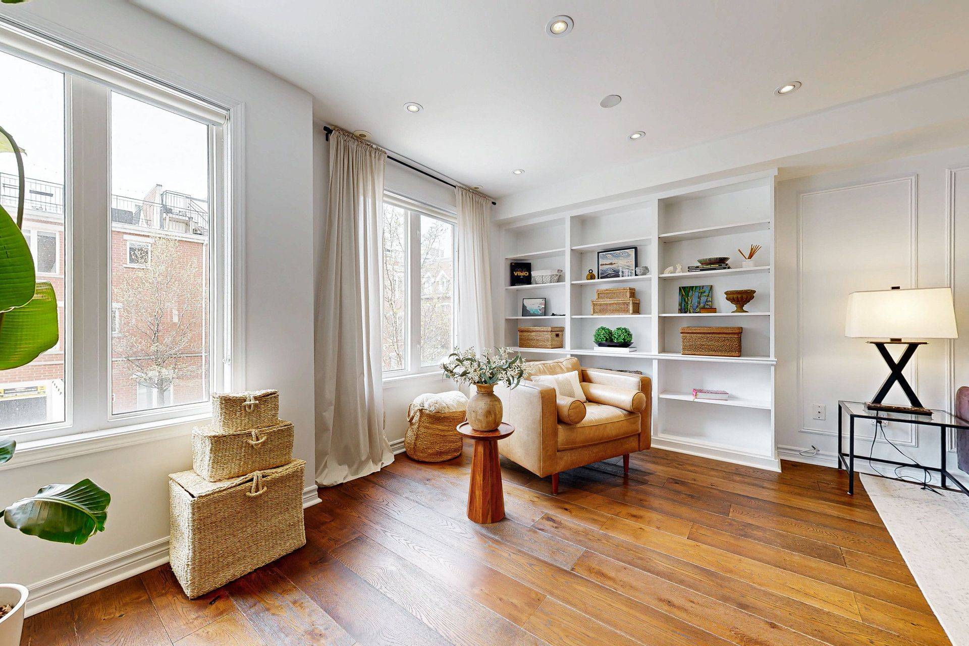 Toronto W01, ON M6K 1X3,25 Laidlaw ST #511
