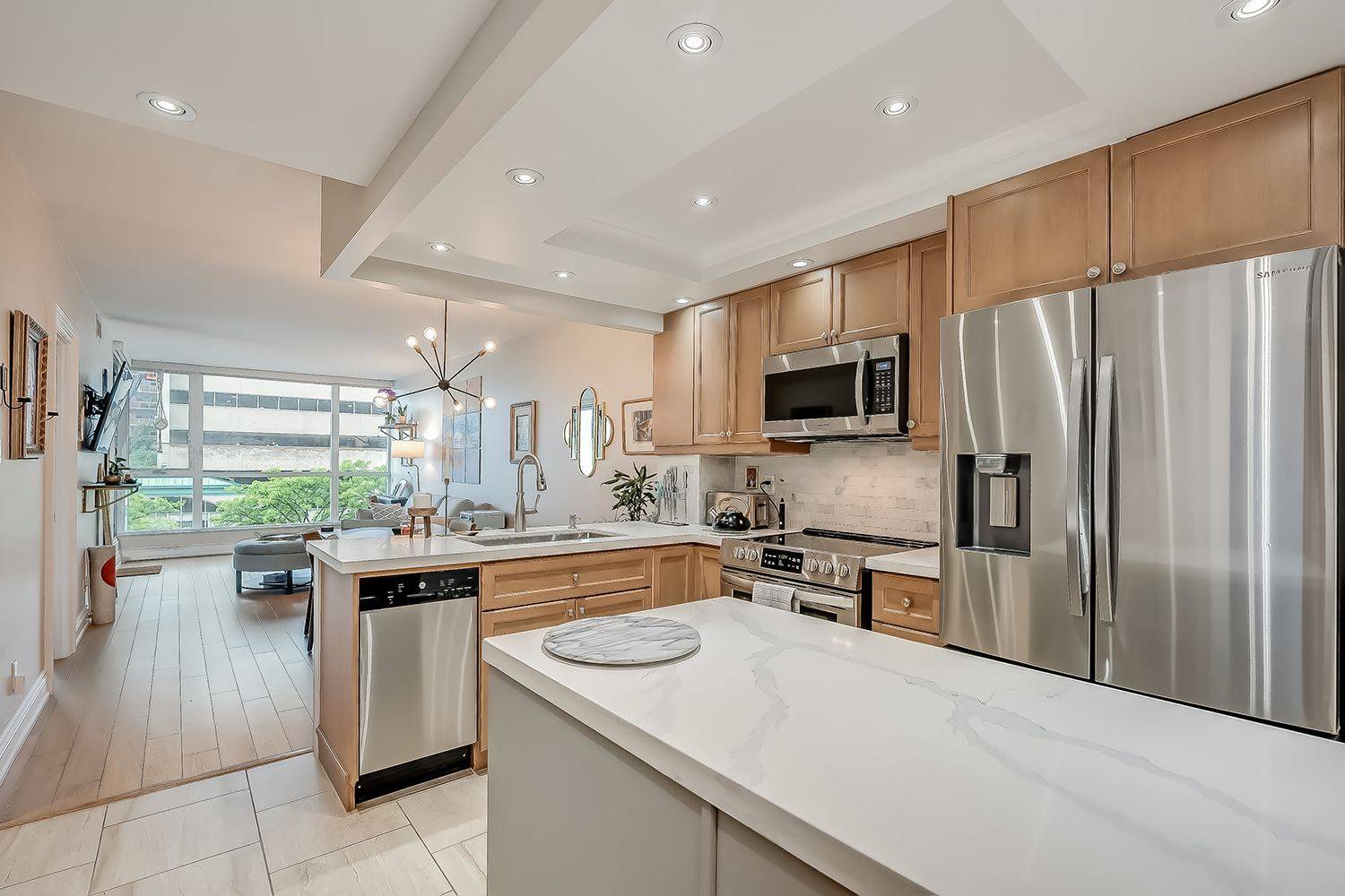 Burlington, ON L7S 2J2,415 Locust ST #404