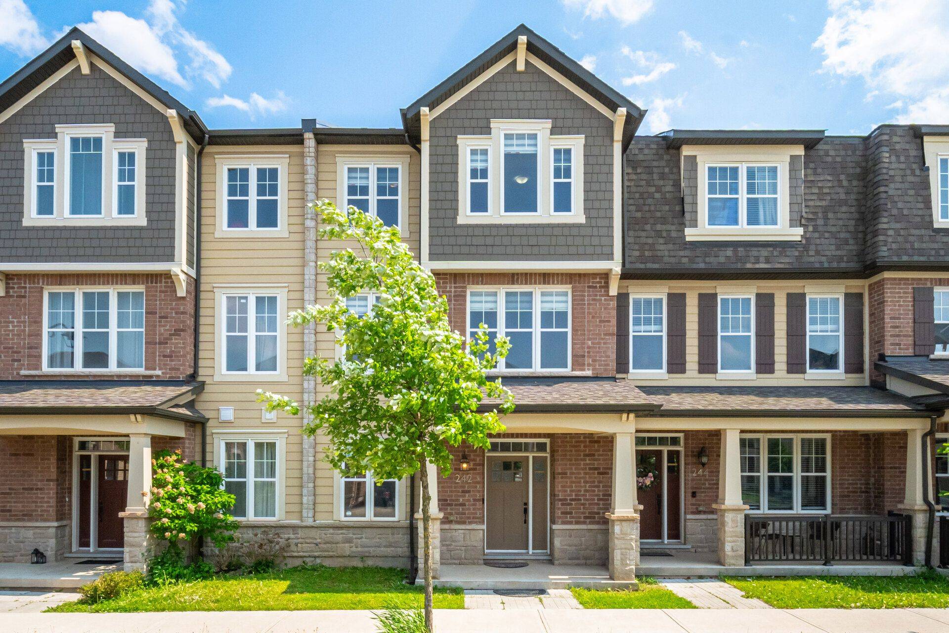 242 Harold Dent TRL, Oakville, ON L6M 1S2