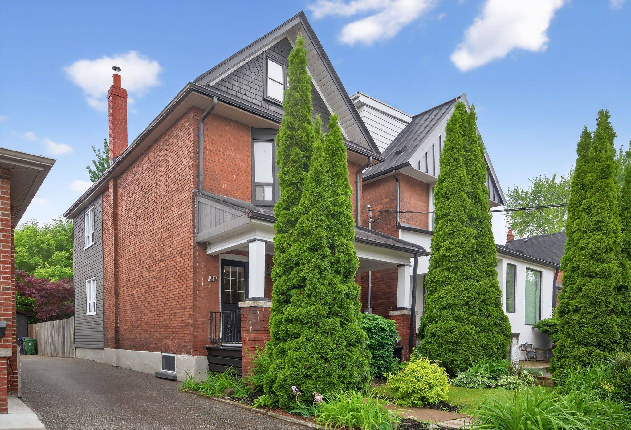 23 Morland RD, Toronto W02, ON M6S 2M7