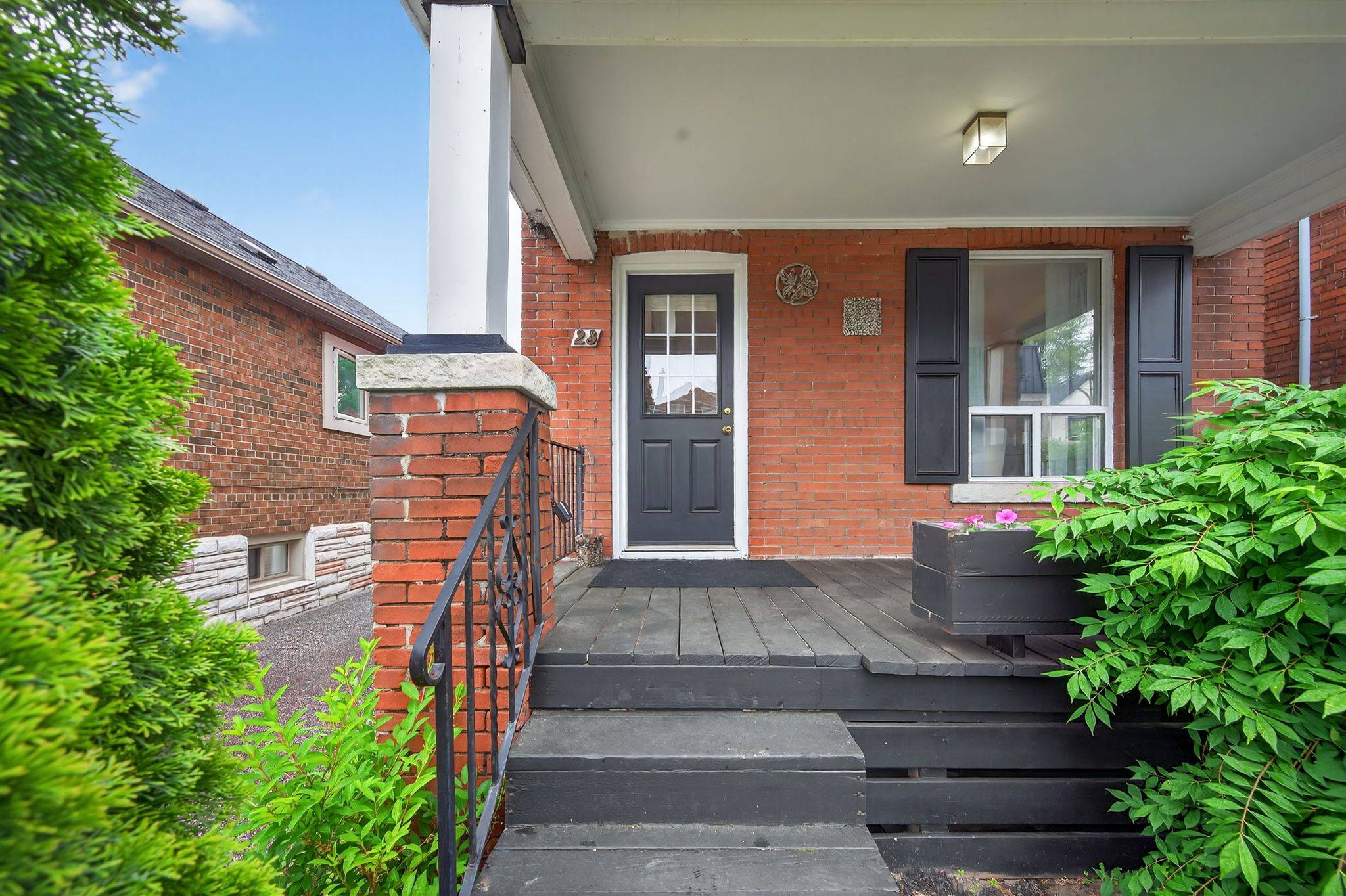 Toronto W02, ON M6S 2M7,23 Morland RD
