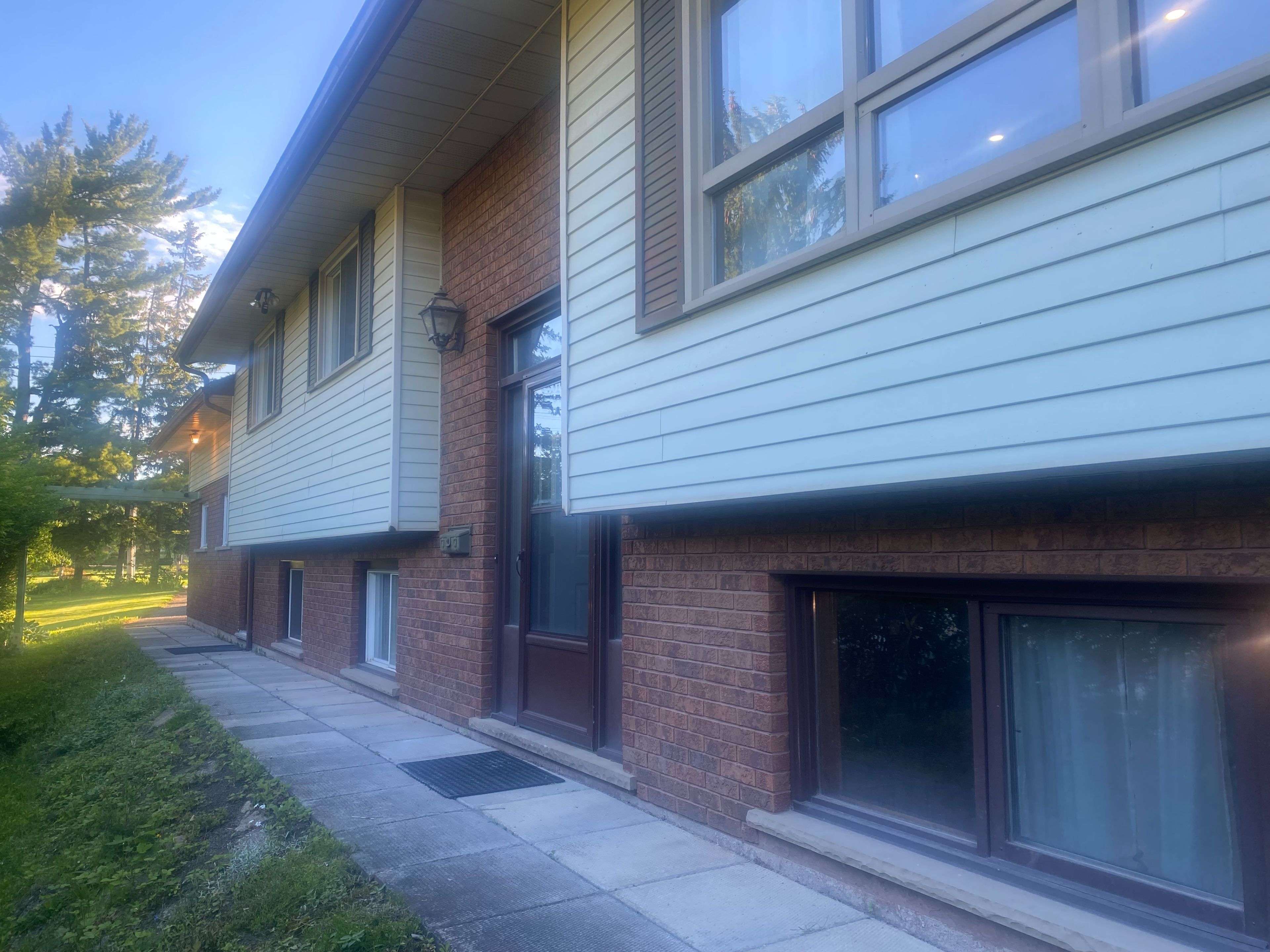 Welland, ON L3C 4V3,105 Fitch ST