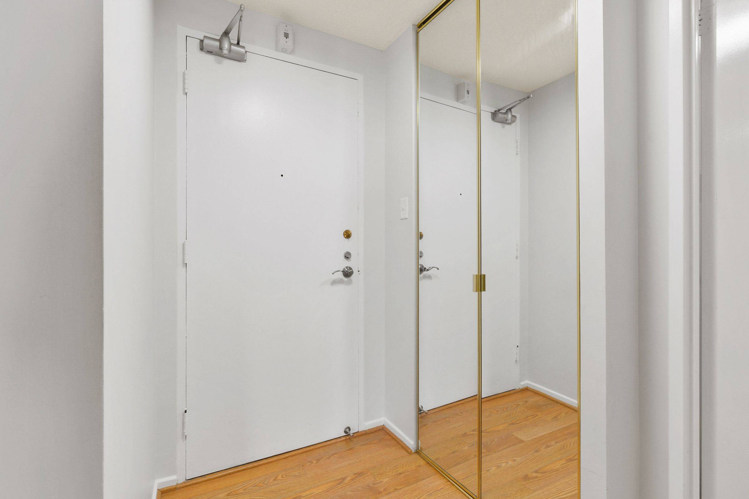 Woodroffe, ON K2B 8G6,1100 Ambleside DR #1115