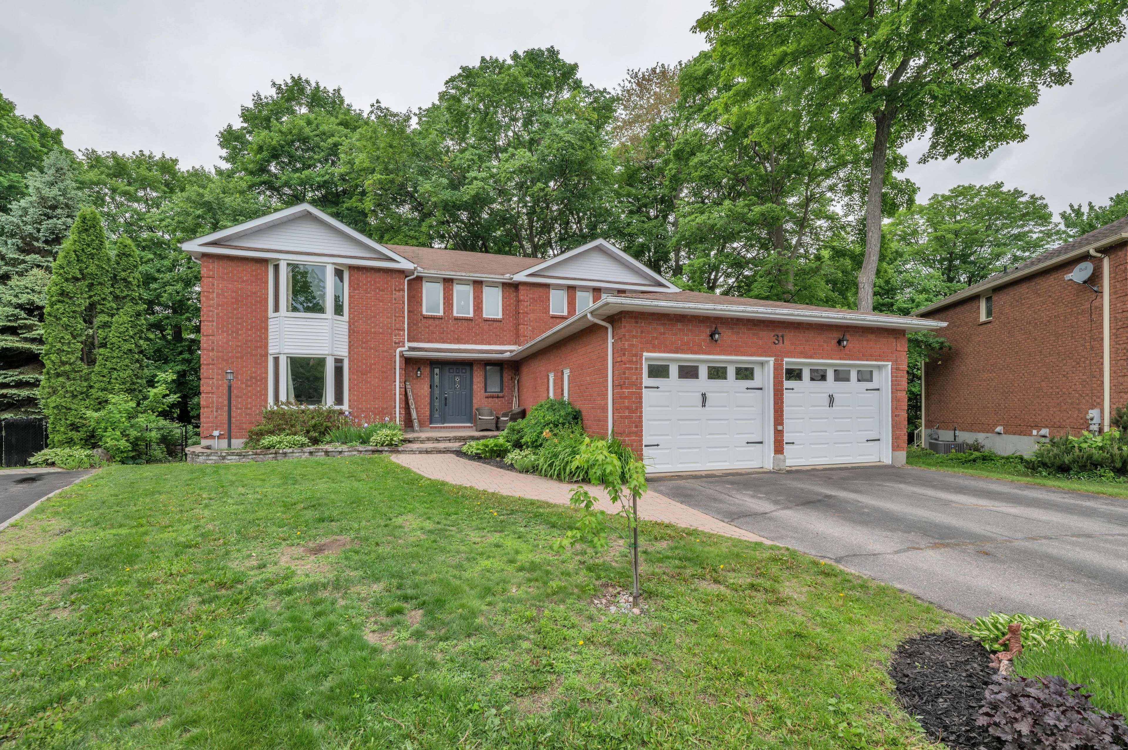 31 ROBINHOOD CT, North Bay, ON P1C 1L2