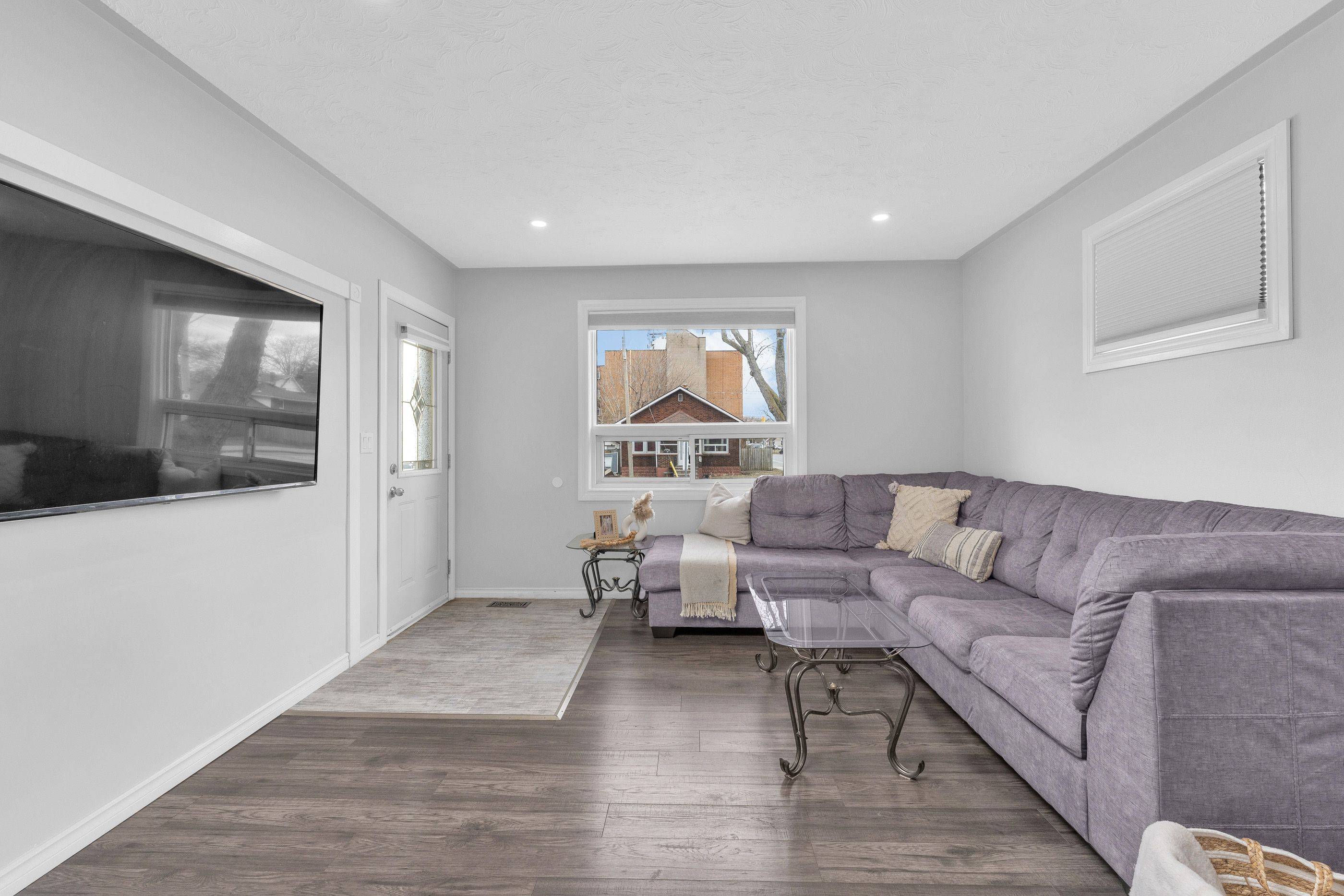 Windsor, ON N8Y 3Y8,1495 Arthur RD