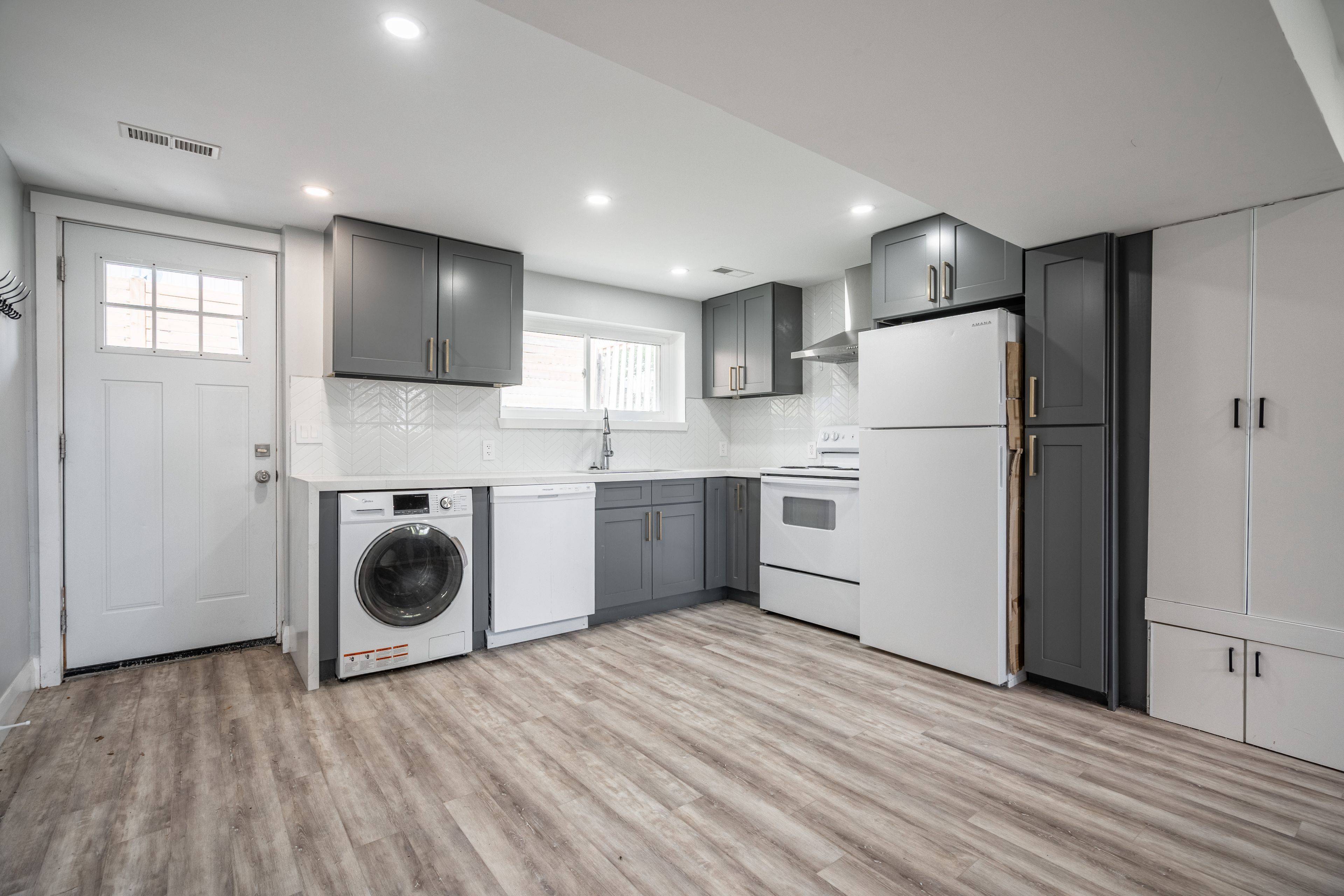Hamilton, ON L8T 3B5,8 Banff DR #Lower