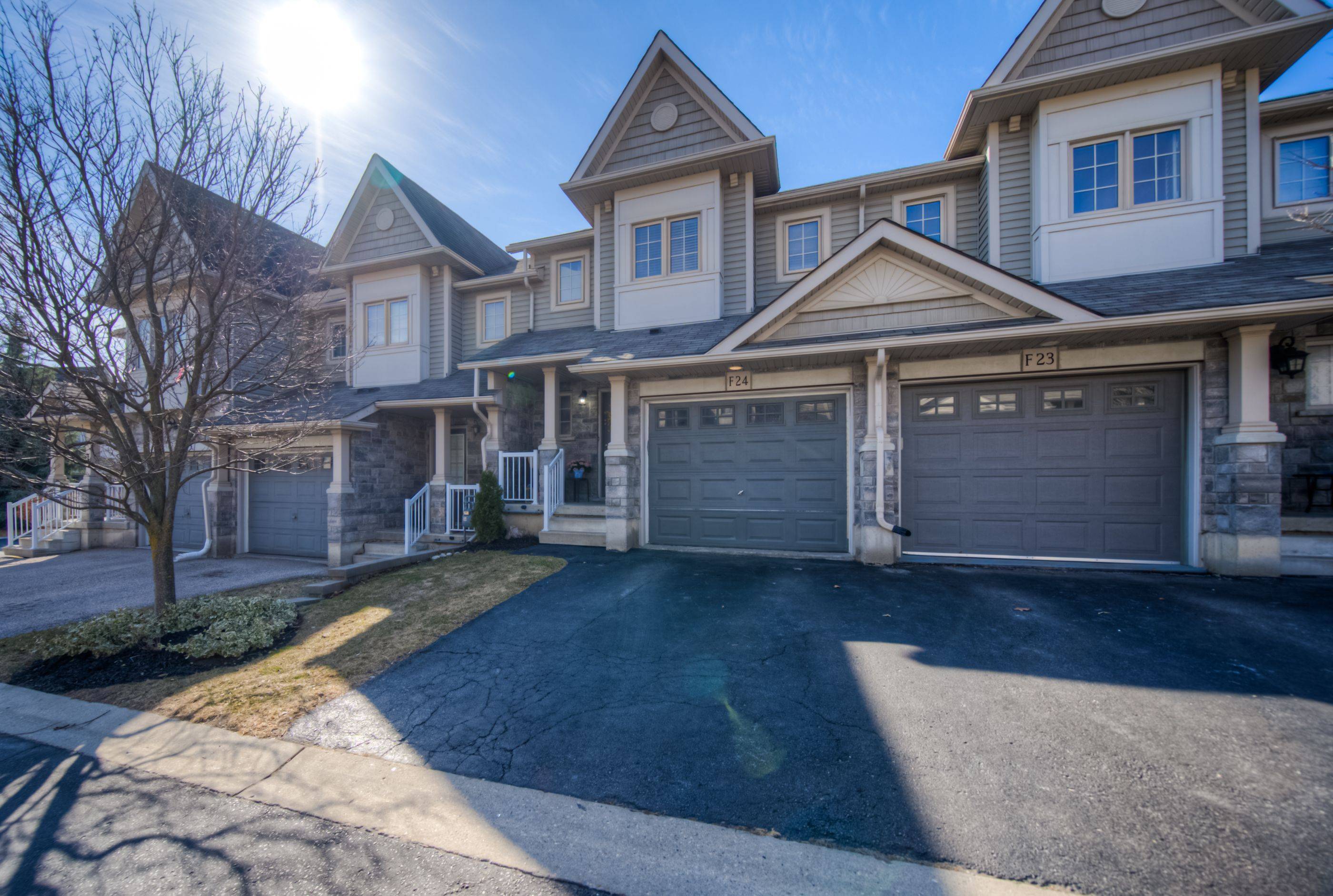 Kitchener, ON N2A 0B7,7 Upper Mercer ST #F24