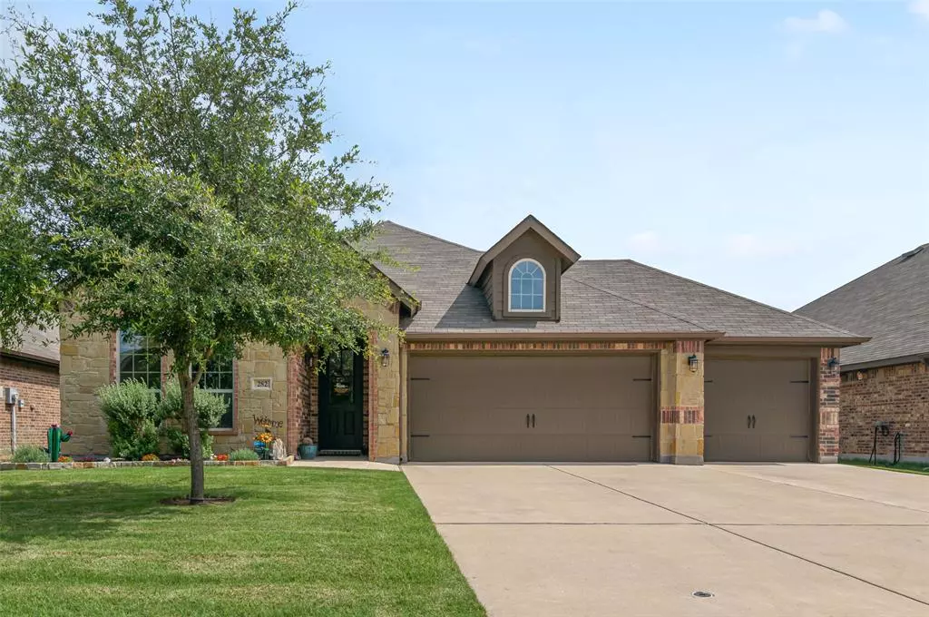 Justin, TX 76247,282 Pine Crest Drive