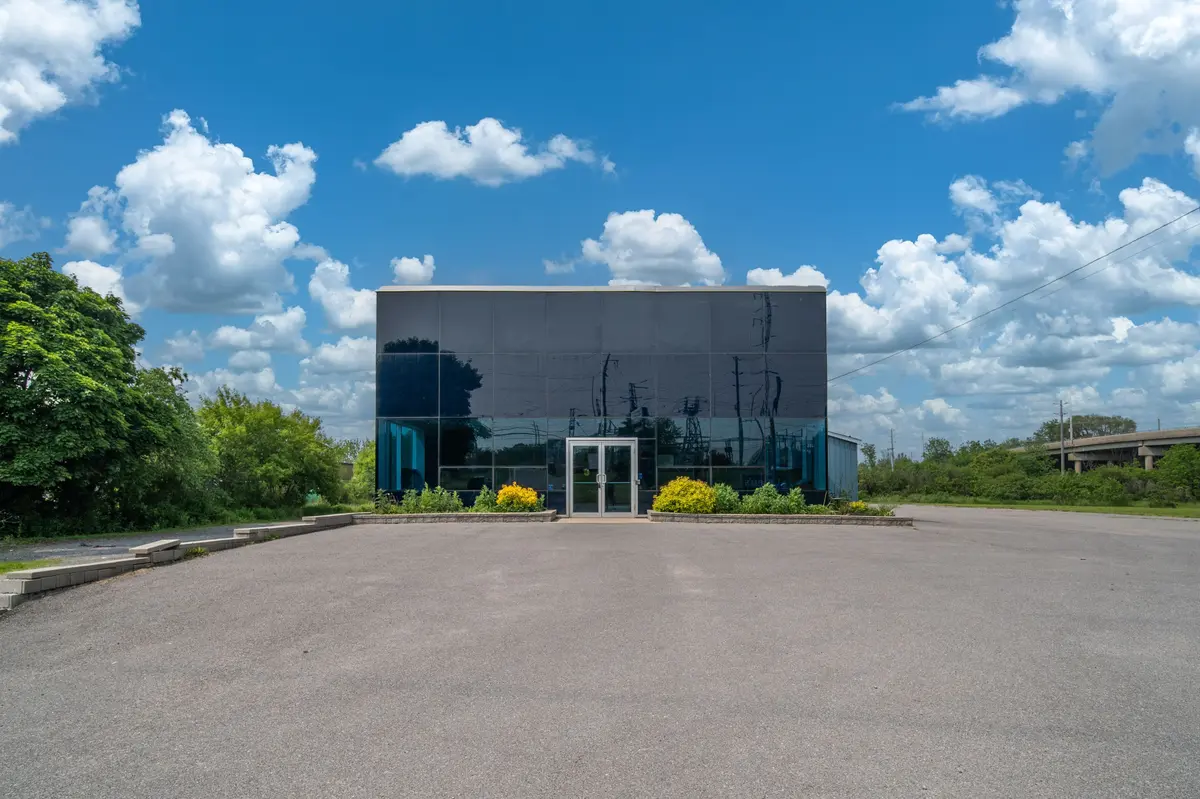 Kingston, ON K7K 6C7,1033 John Counter BLVD