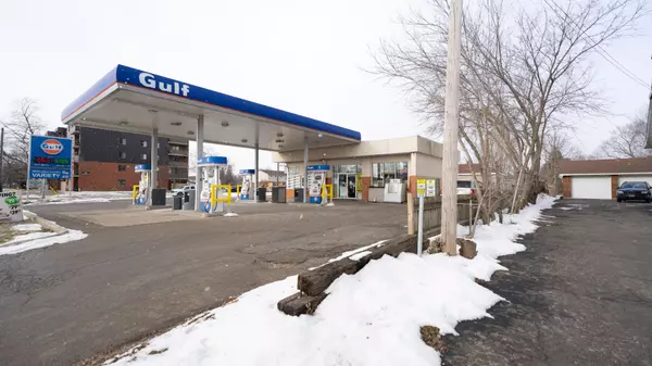 Port Colborne, ON L3K 1S4,132 Main ST E