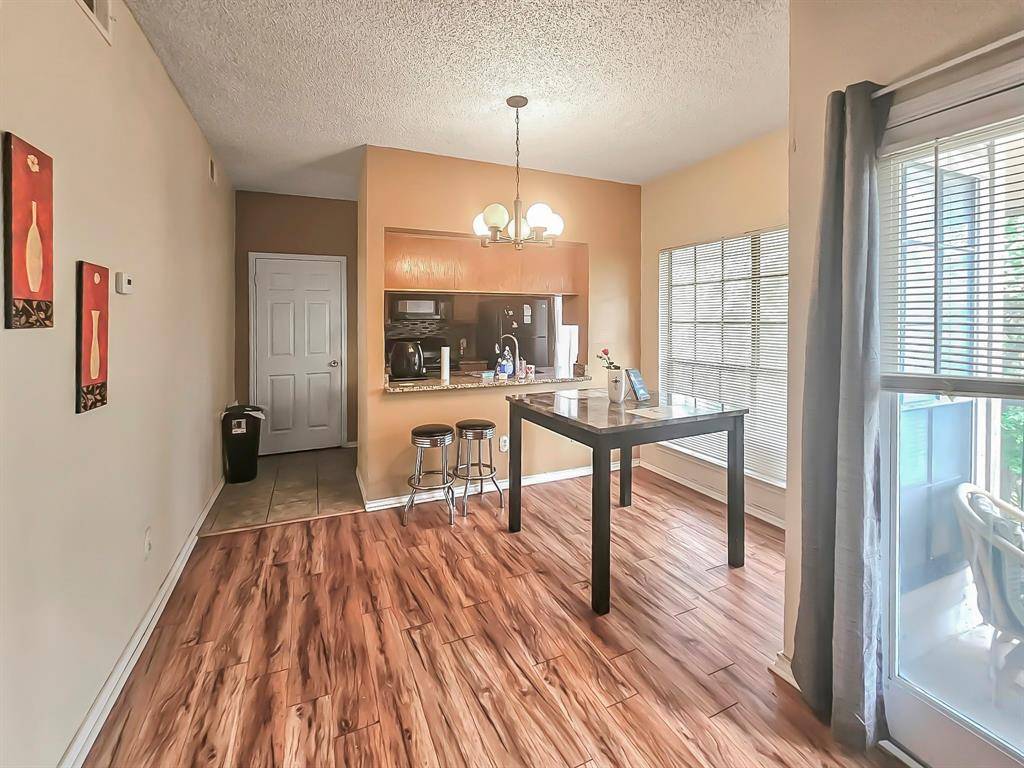 Dallas, TX 75243,9747 Whitehurst Drive #111