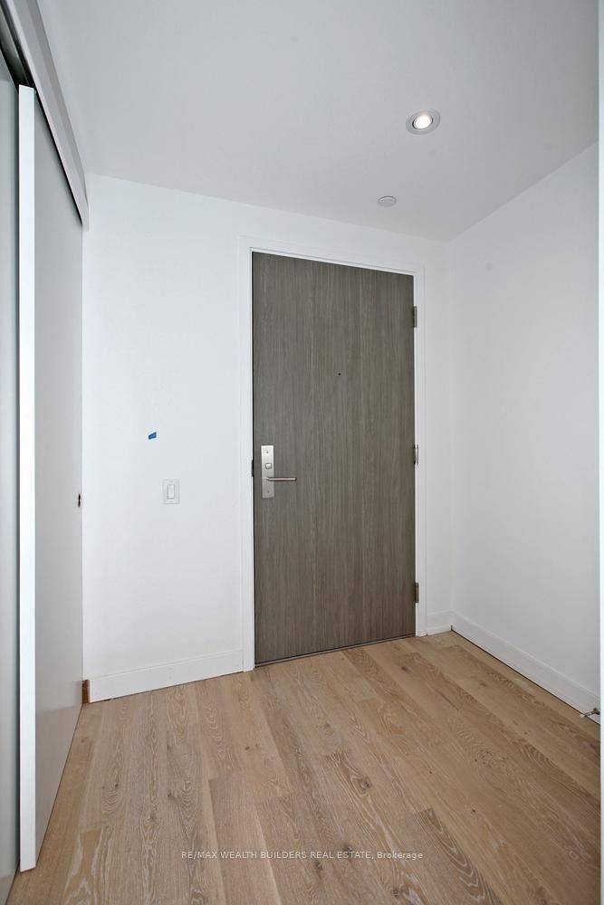 Toronto C10, ON M4P 2K4,161 Roehampton AVE #2108