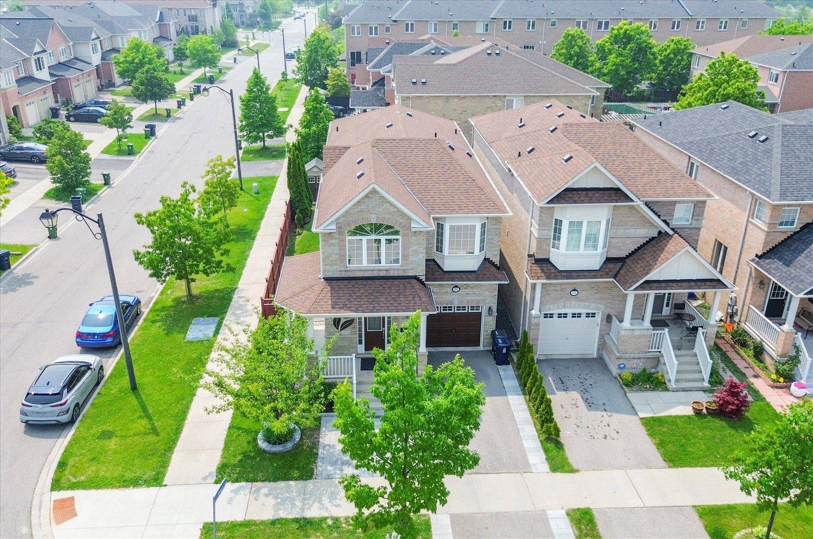 Toronto E08, ON M1M 0A9,22 Vivian RD