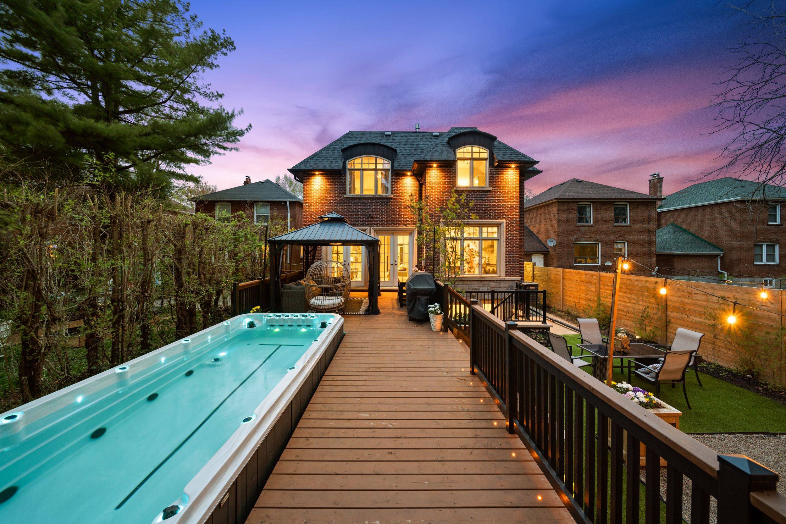 117 Parkview Hill CRES, Toronto E03, ON M4B 1R6