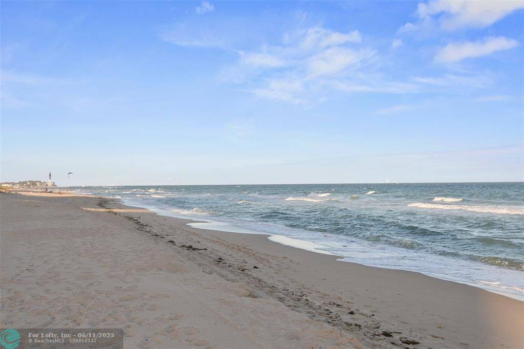 Pompano Beach, FL 33062,730 N Ocean Blvd  #701