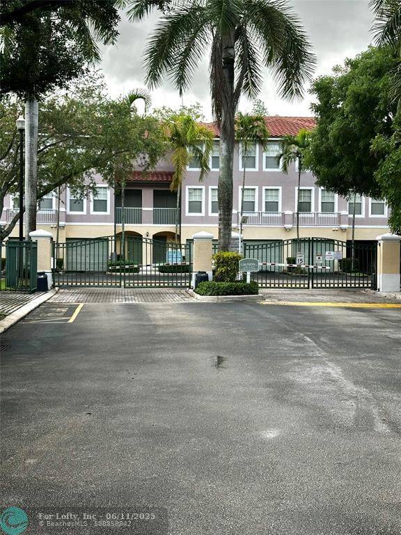 Coral Springs, FL 33067,6500 W Sample Rd  #6500