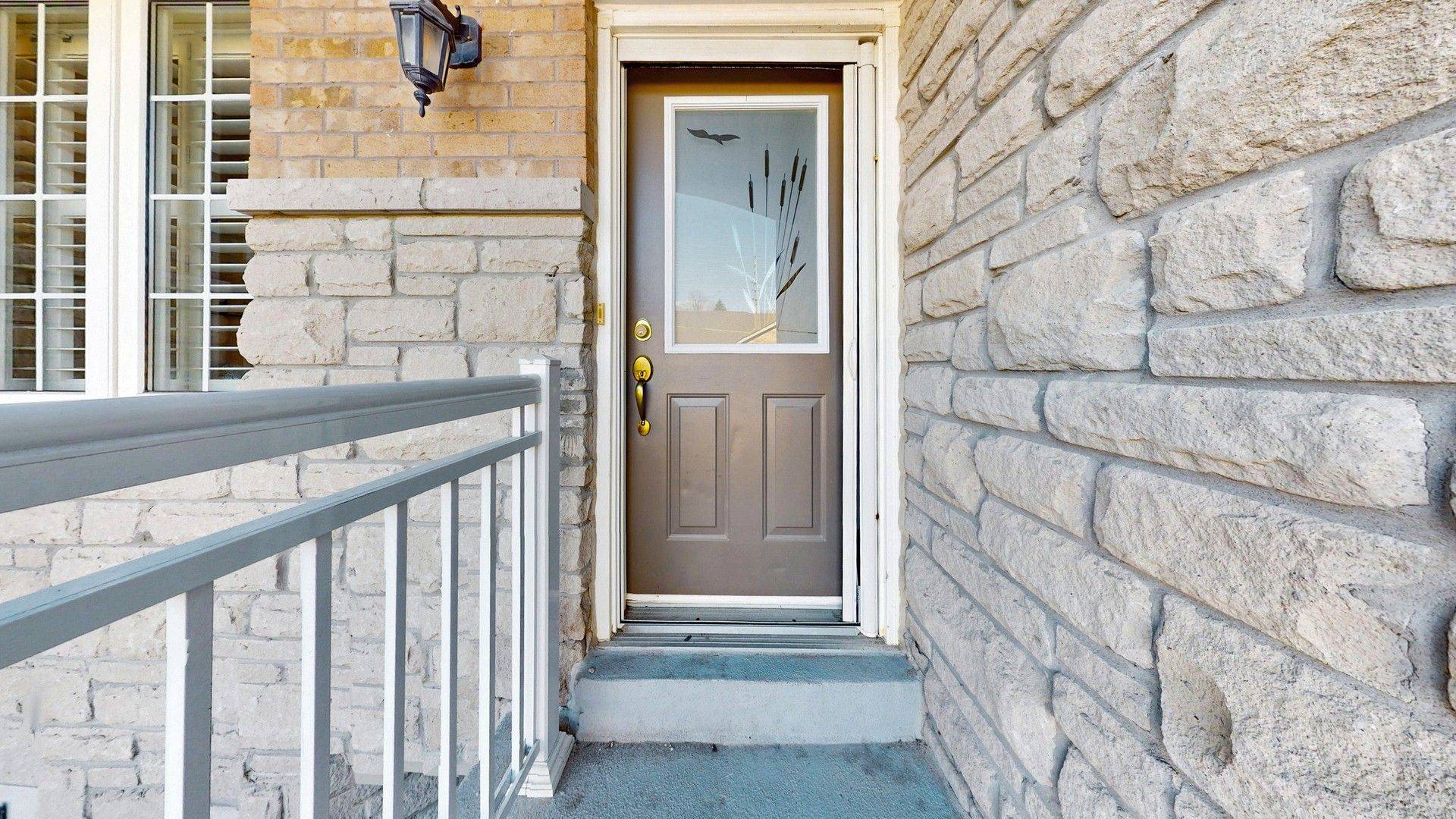 Newmarket, ON L3X 2S7,520 Silken Laumann DR #32