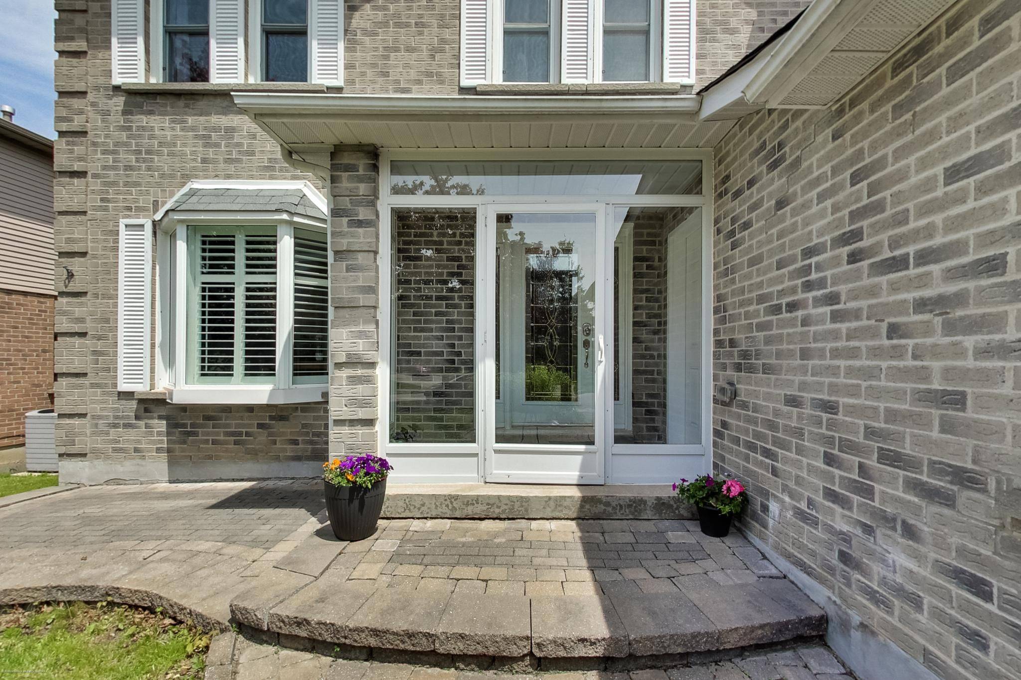 Newmarket, ON L3Y 7Z8,393 Vanden Bergh BLVD