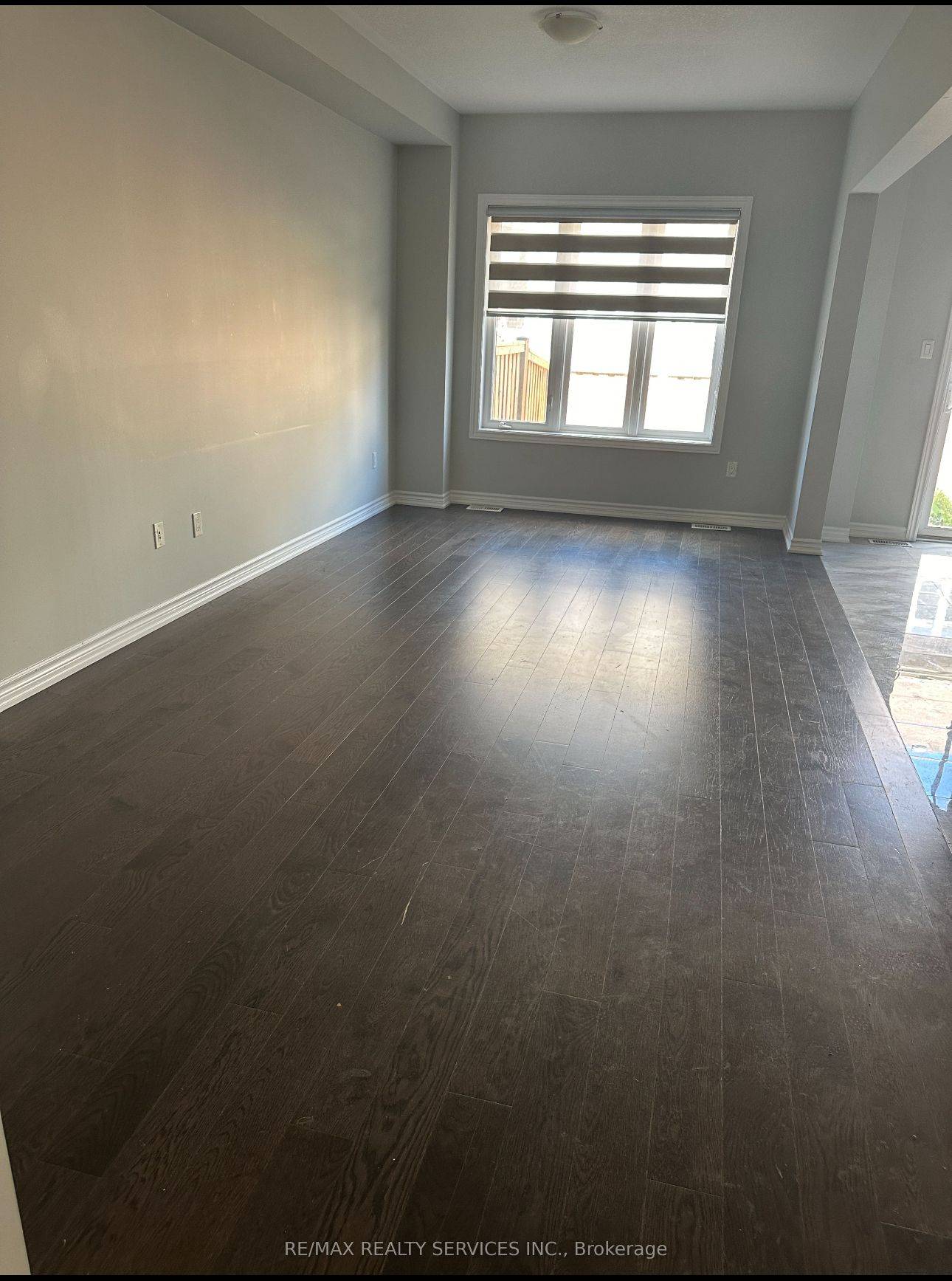 Brampton, ON L7A 0G7,5 Hines ST