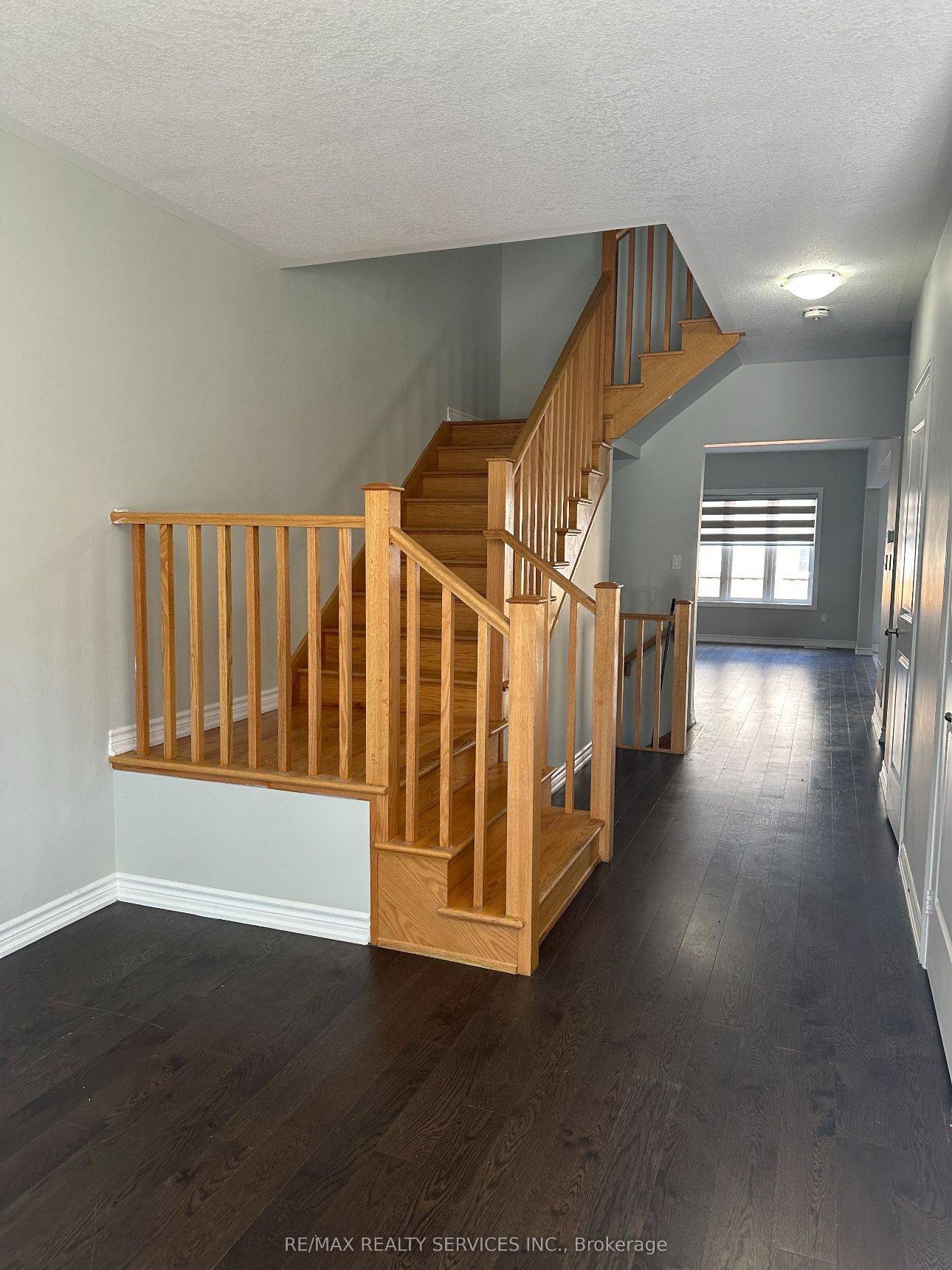 Brampton, ON L7A 0G7,5 Hines ST
