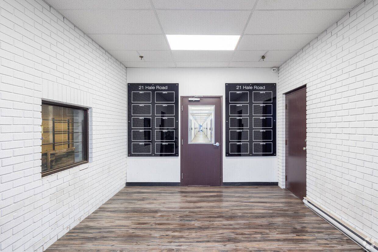 Brampton, ON L6W 3J9,21 Hale RD #11