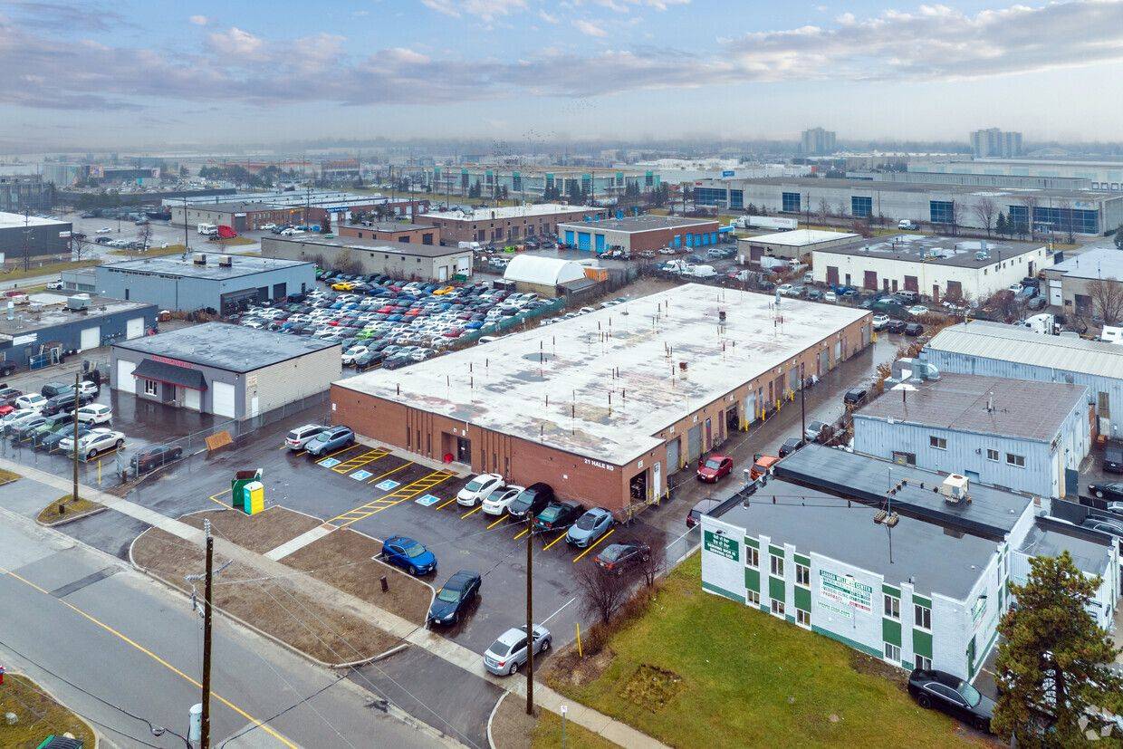 Brampton, ON L6W 3J9,21 Hale RD #11