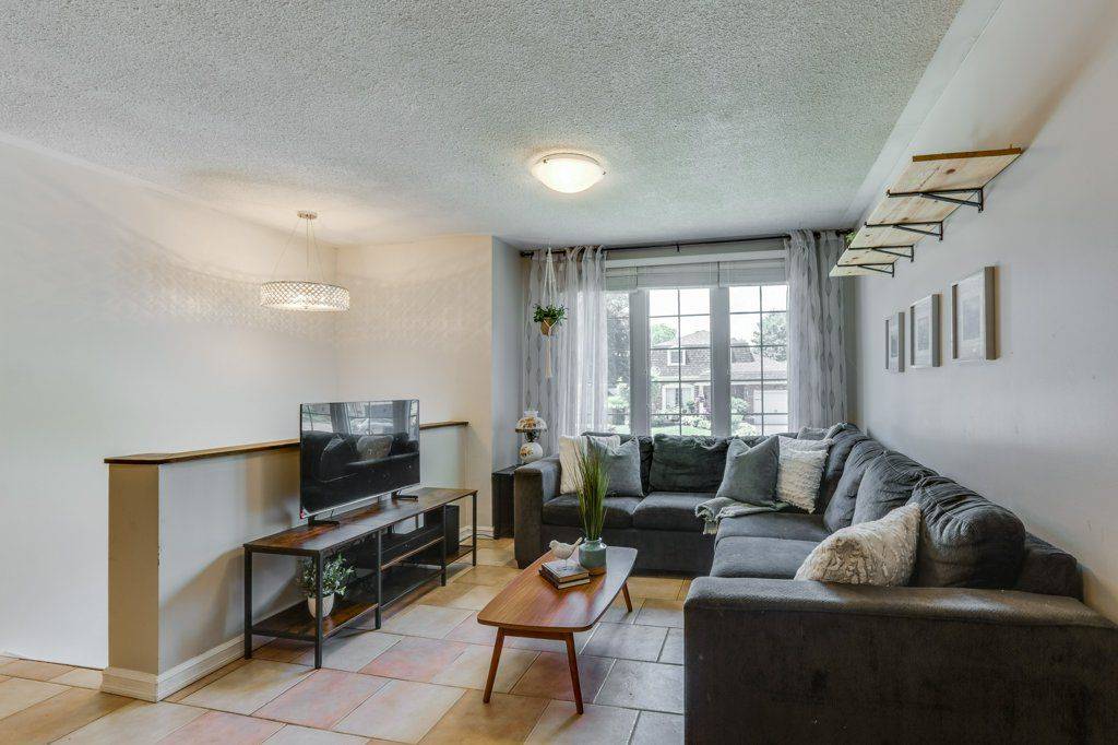 St. Thomas, ON N5R 5J8,32 McLarty DR