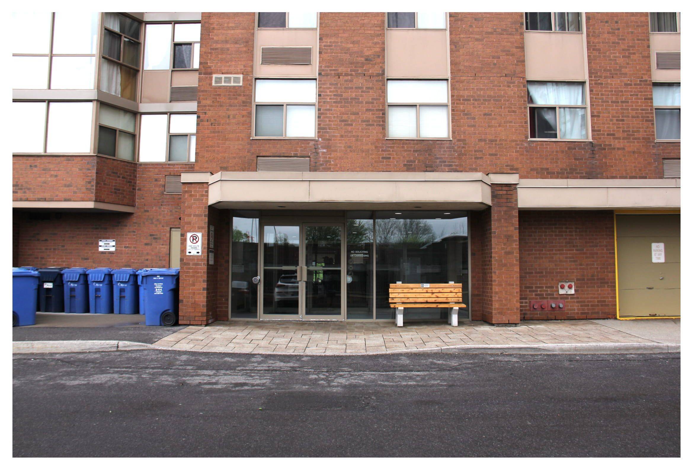 Blossom Park - Airport And Area, ON K1T 2N4,2760 Carousel CRES #1409