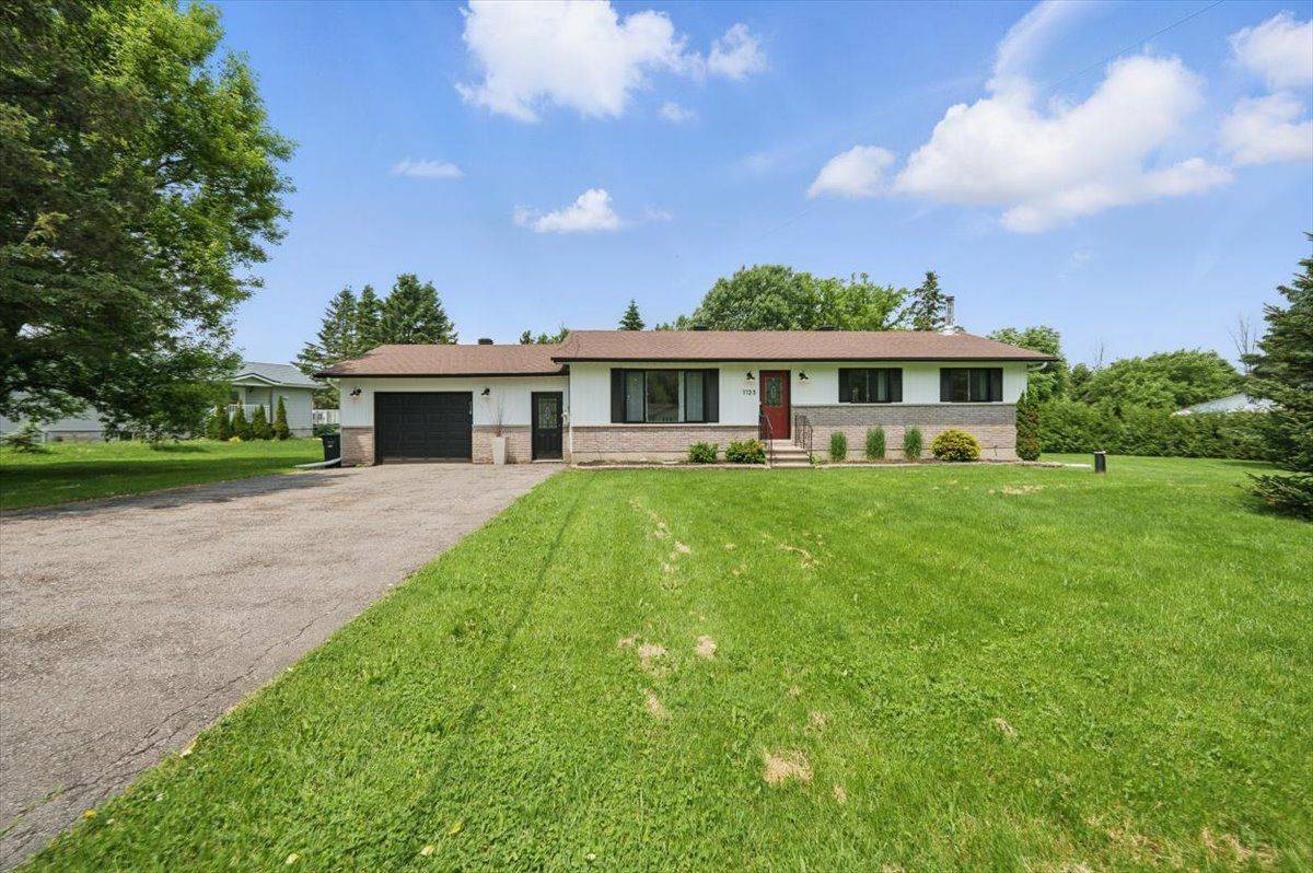 1125 Barnett DR, Orleans - Cumberland And Area, ON K4C 1C7