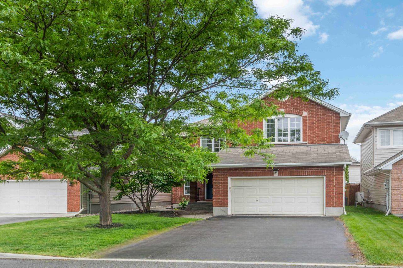 208 Janet WAY, Orleans - Cumberland And Area, ON K4A 5E1