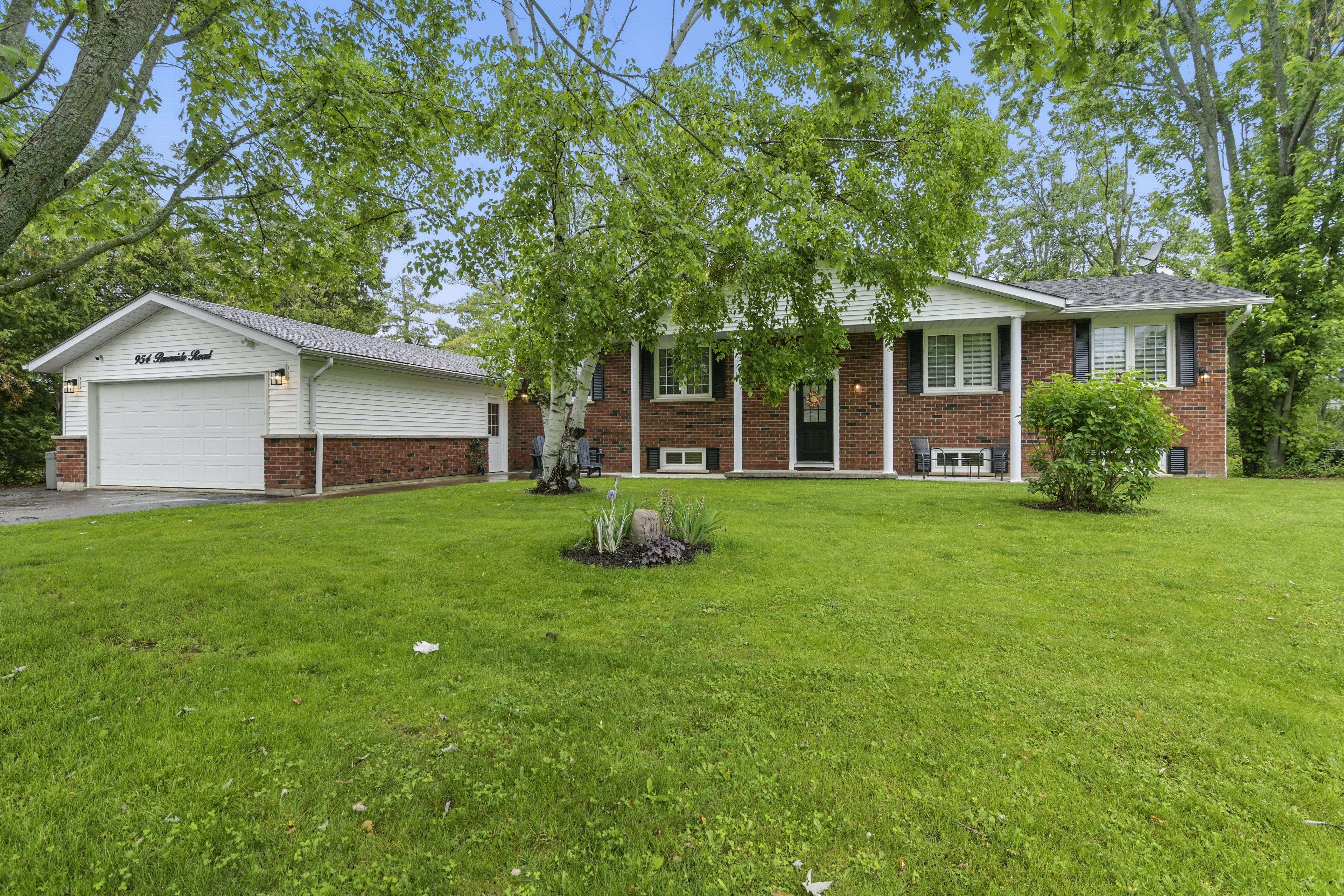 954 Burnside RD, Selwyn, ON K0L 1H0