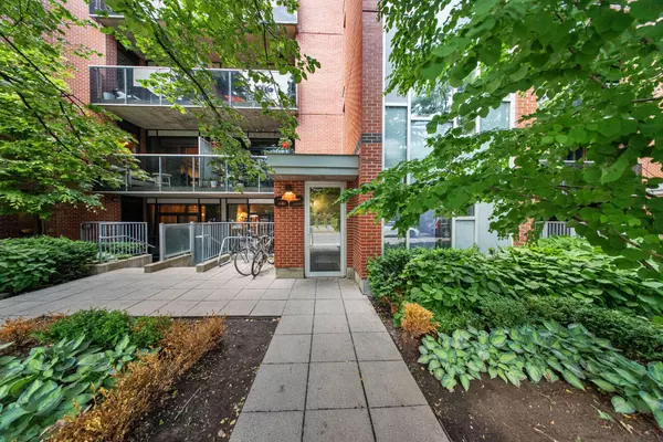 Toronto C01, ON M5V 1C5,62 Niagara ST #320